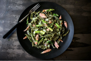 Egg fettuccine with asparagus and smoked salmon 