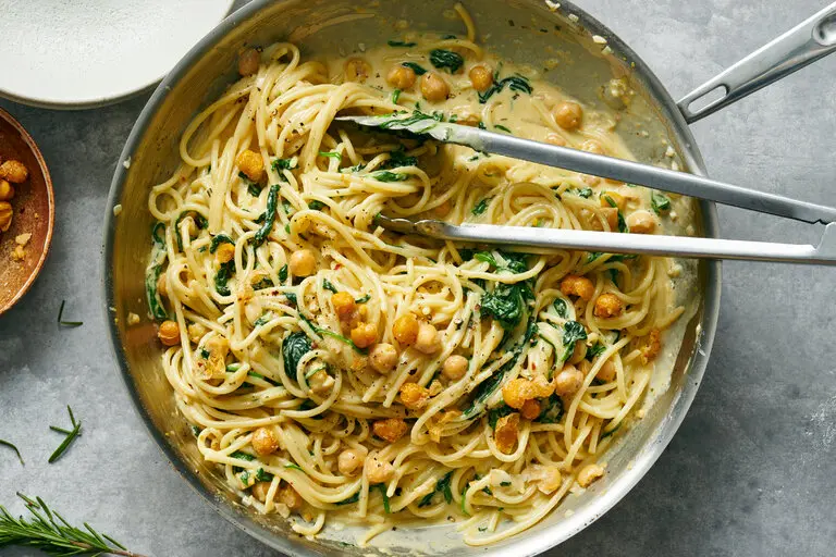 Creamy Chickpea Pasta With Spinach and Rosemary – Recipe